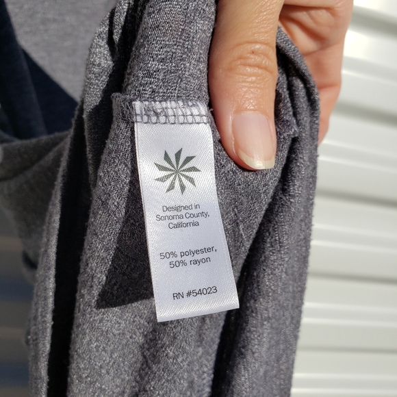 Athleta gray Siro twist open back crew neck tank - Picture 7 of 7